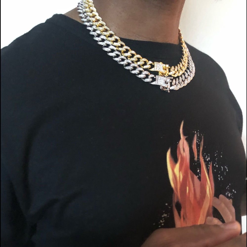 ICED CUBAN LINK NECKLACE - Picture 2 of 7